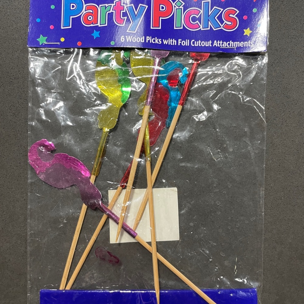 NWOT Colorful Parrot Foil Party Picks